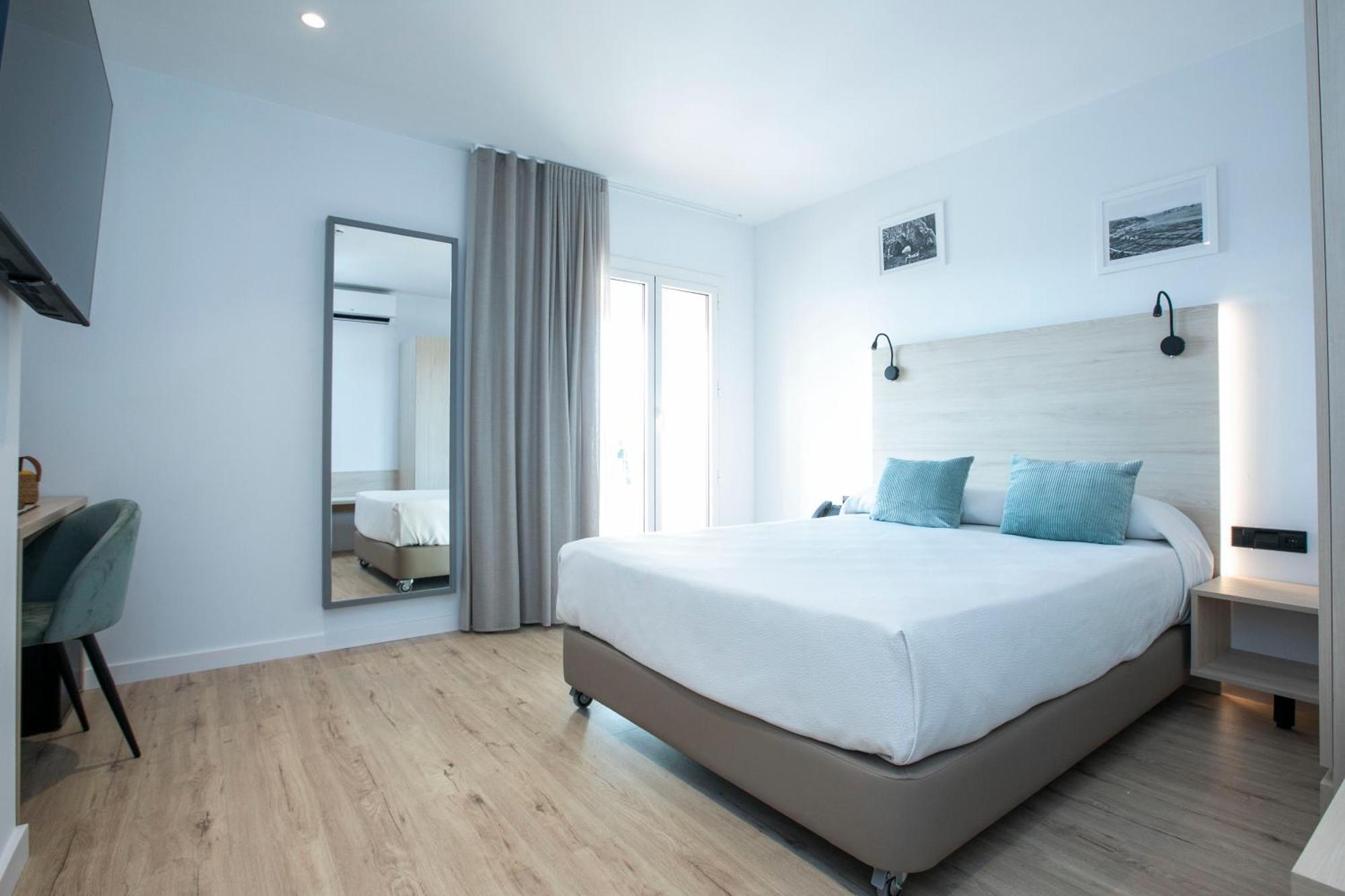 Hotel Coral Boutique By Gaiarooms L'Estartit Kültér fotó